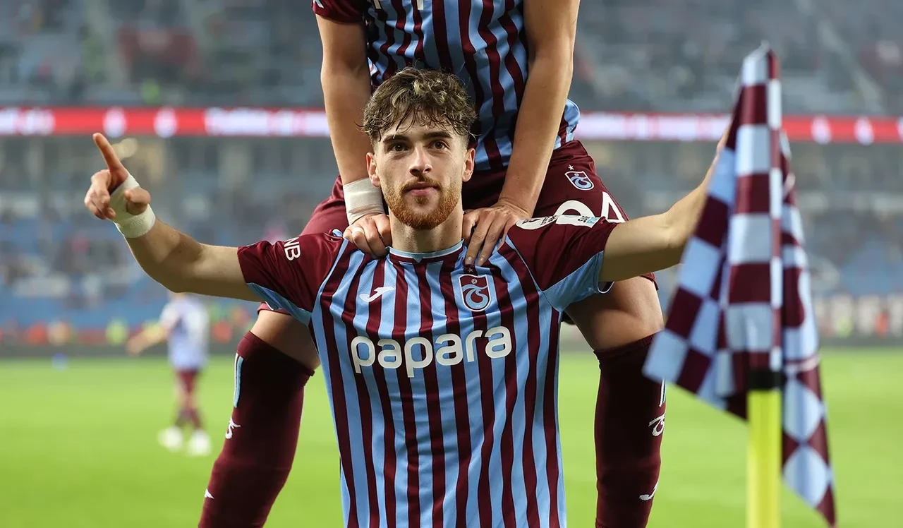 Trabzonspor'da ilk ayrılık gerçekleşti! 4 yıllık imza resmen duyuruldu