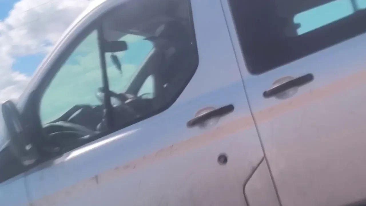 Trafikte tehlikeli anlar! Hem kendi hem de diğer sürücülerin canını hiçe saydılar