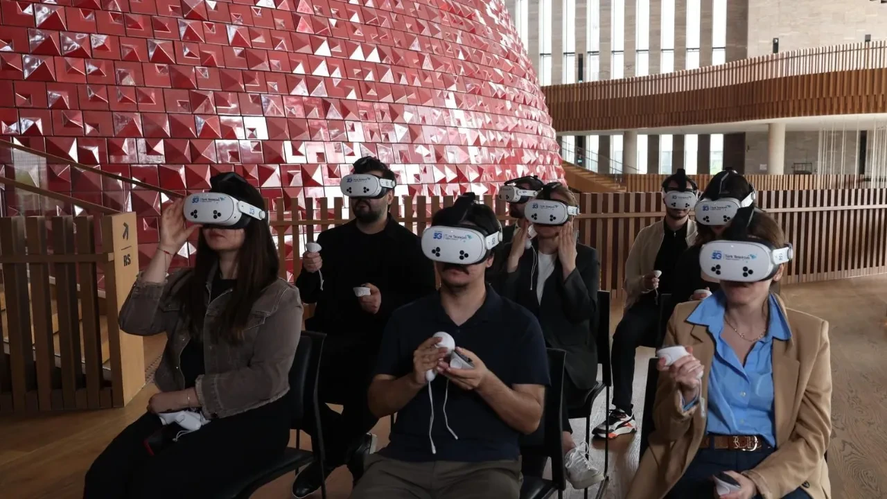 Türk Telekom’dan AKM’de 5G teknolojisiyle yenilikçi sanat deneyimi