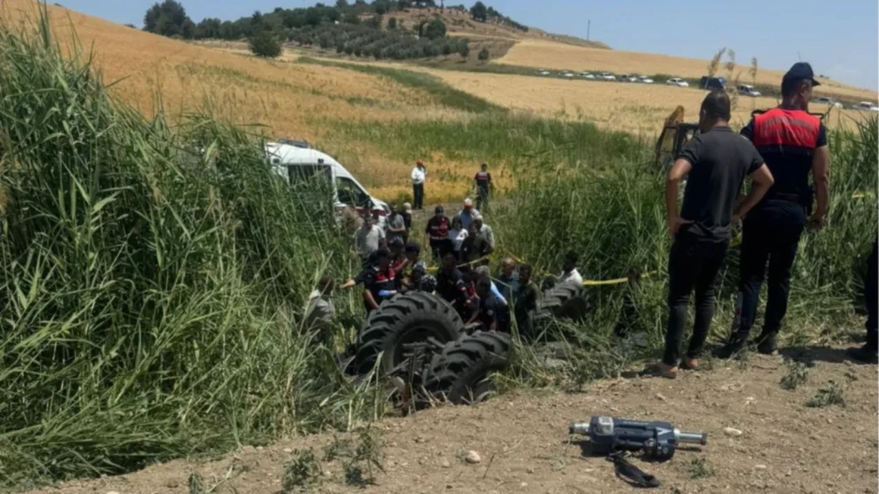 Yangını söndürmek istemişti... Traktörün altında feci şekilde can verdi