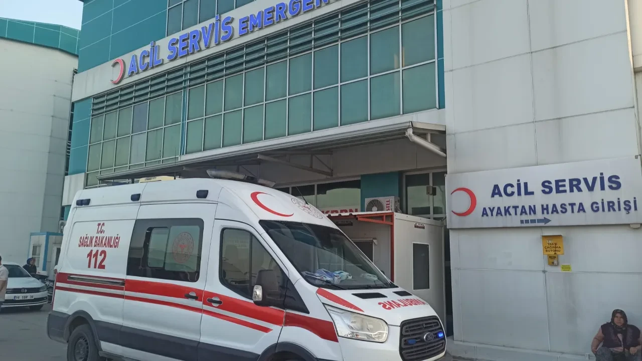 Yemekten sonra fenalaştılar: 23 işçi hastaneye kaldırıldı