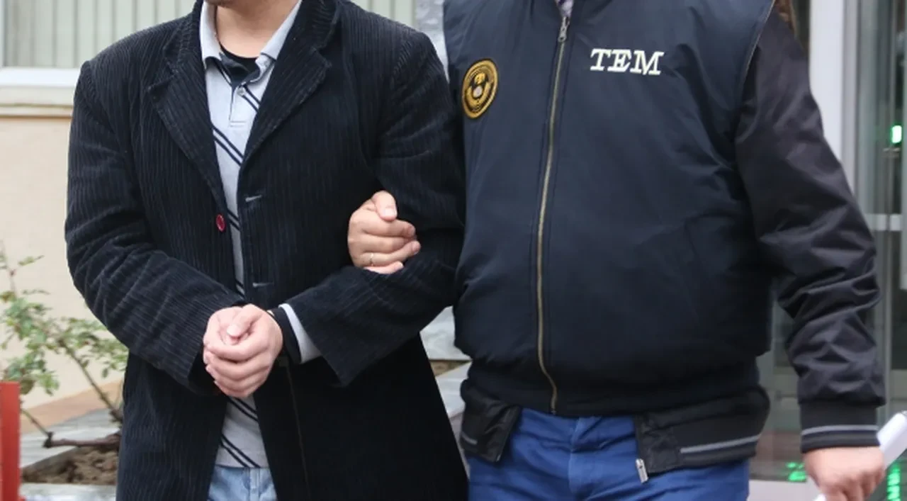 FETÖ'den aranan eski polis memuru yakalandı