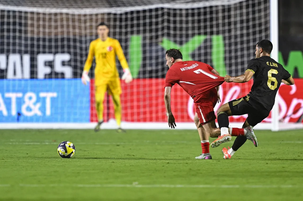 Montella'dan Arda sorusuna ilginç cevap! 'O toplara girmiyorum'