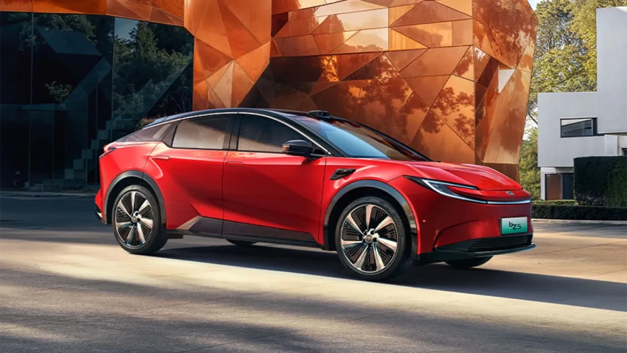 Toyota uygun fiyatlı elektrikli otomobil ile karşımıza çıktı! Uzun menzil ve yüksek performans