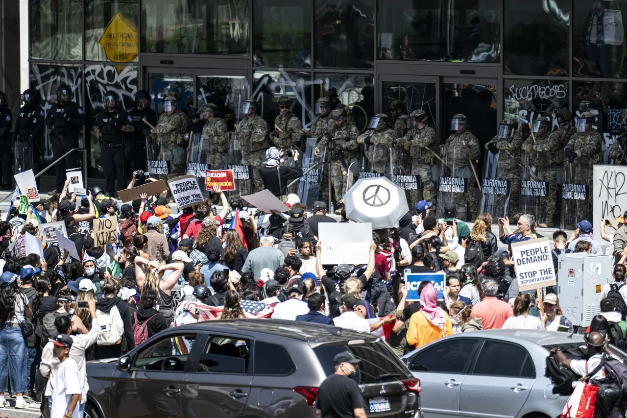 Trump'tan dikkat çeken açıklama: 'ABD işgal altında, çetelerle ve bayrak yakanlarla mücadele edeceğiz'