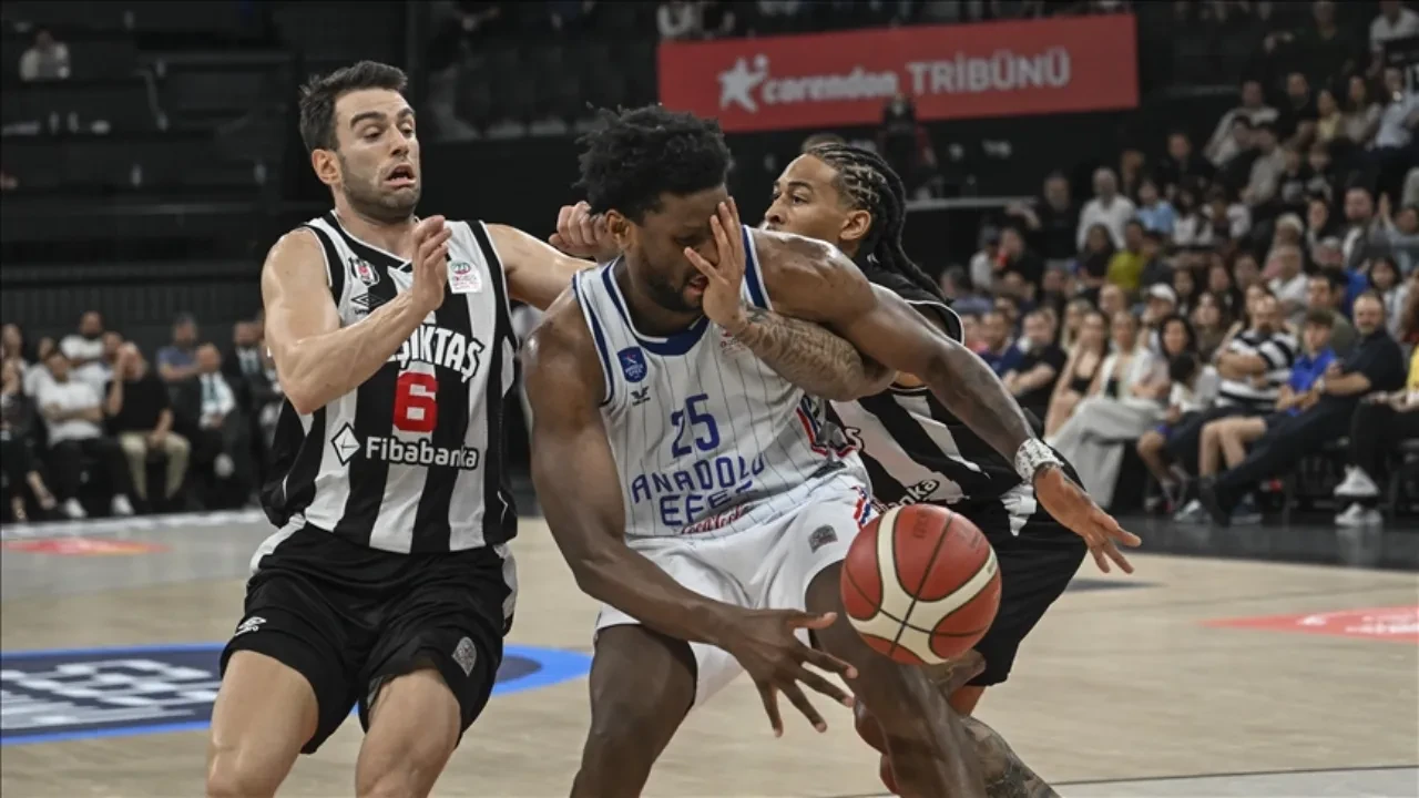 Anadolu Efes Beşiktaş maç sonucu kaç kaç? Seri son maça taşındı