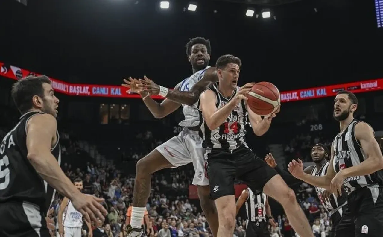 Anadolu Efes Beşiktaş maç sonucu kaç kaç? Seri son maça taşındı
