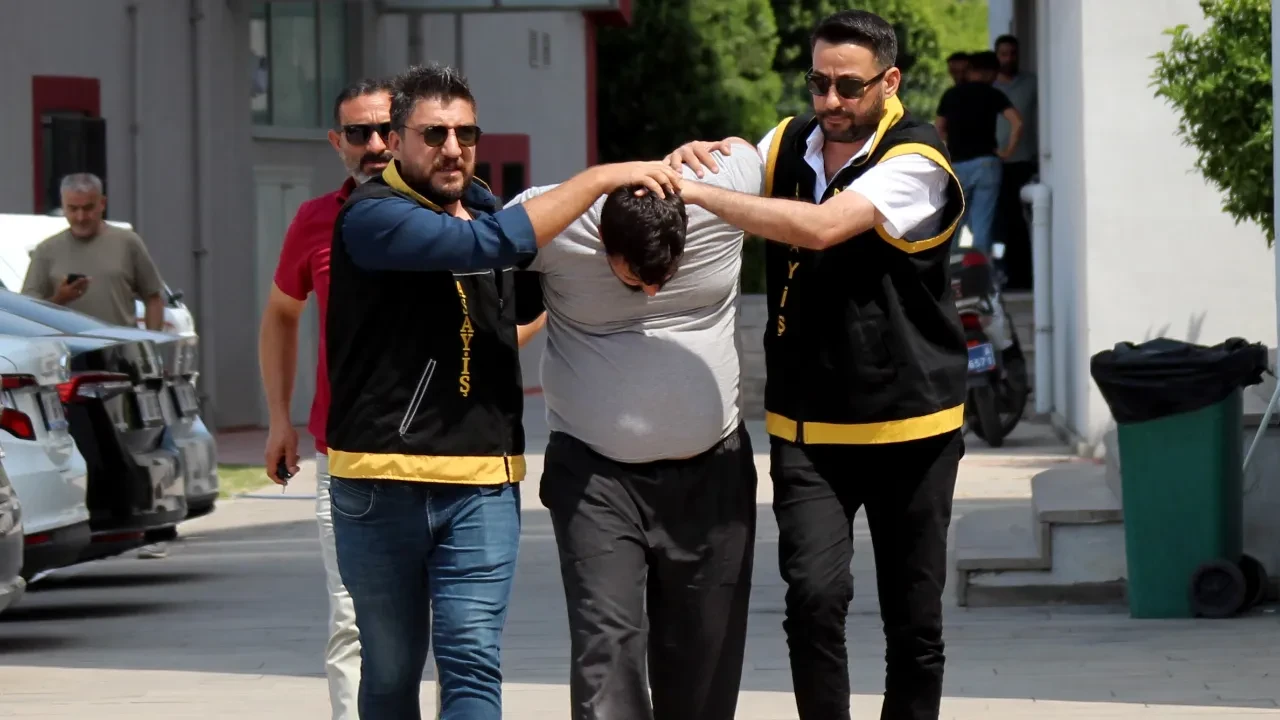 Annesini kebapçıda vahşice öldürdü! Korkunç cinayetin detayları ortaya çıktı
