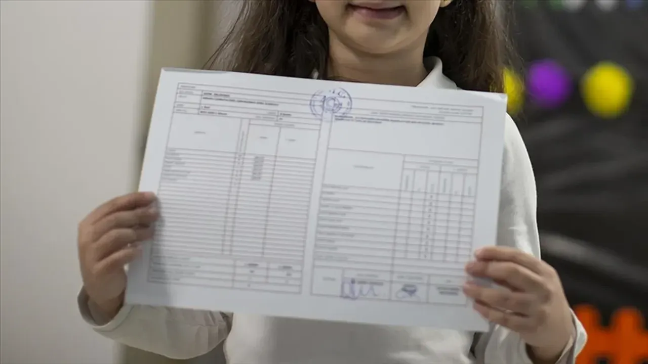 e Okul ne zaman kapanıyor? Not ve devamsızlık girişlerinin biteceği tarih