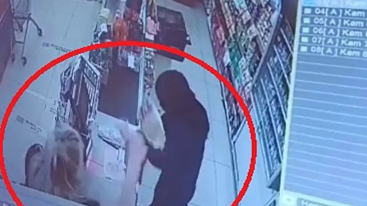 Ekip arkadaşının sorusuna sinirlendi, yumruğu indirdi