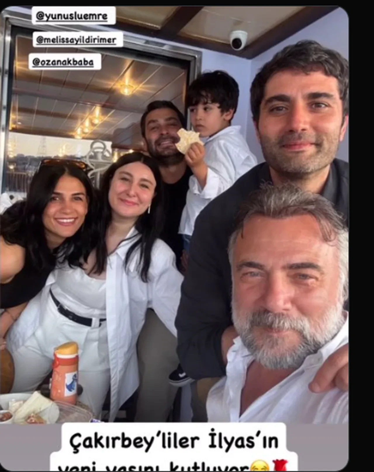 Eşkıya Dünyaya Hükümdar Olmaz oyuncuları buluştu! Ozan Akbaba eşiyle aşka geldi