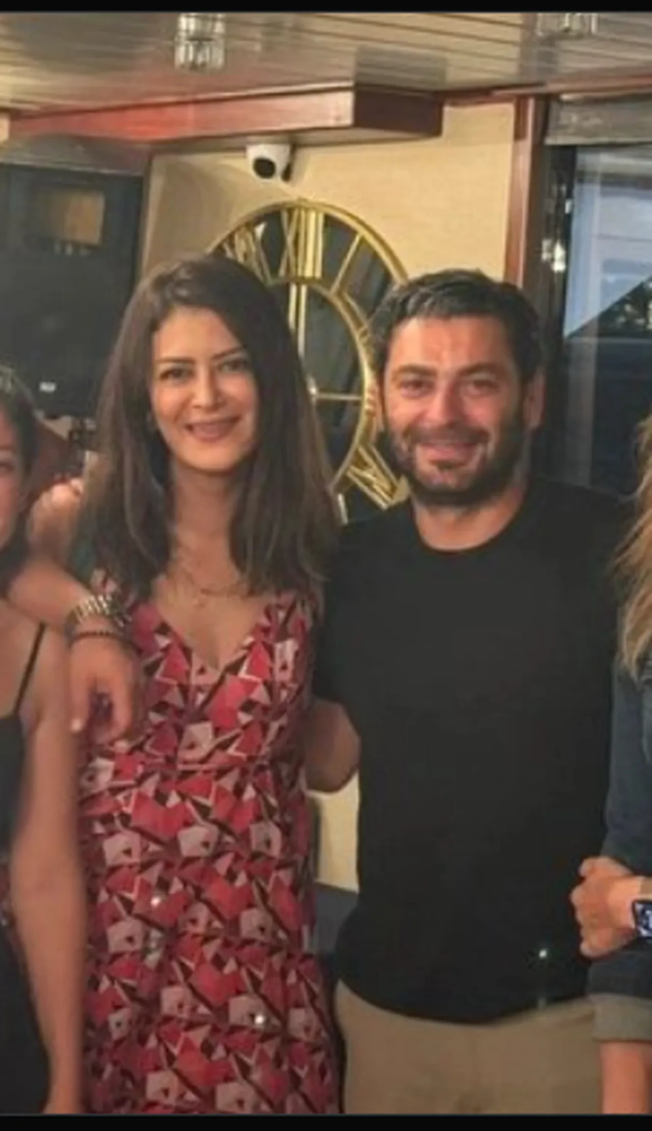 Eşkıya Dünyaya Hükümdar Olmaz oyuncuları buluştu! Ozan Akbaba eşiyle aşka geldi