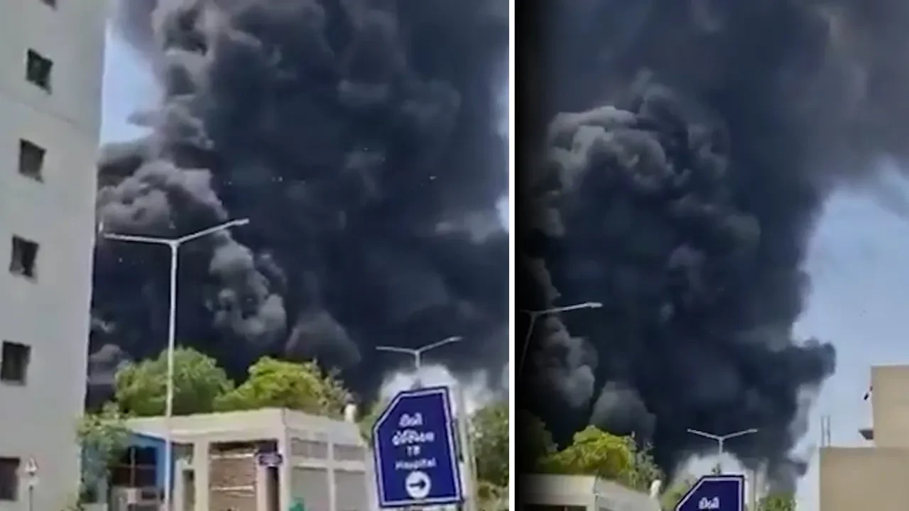 Hindistan'da yolcu uçağı düştü! İşte bölgeden ilk görüntüler 