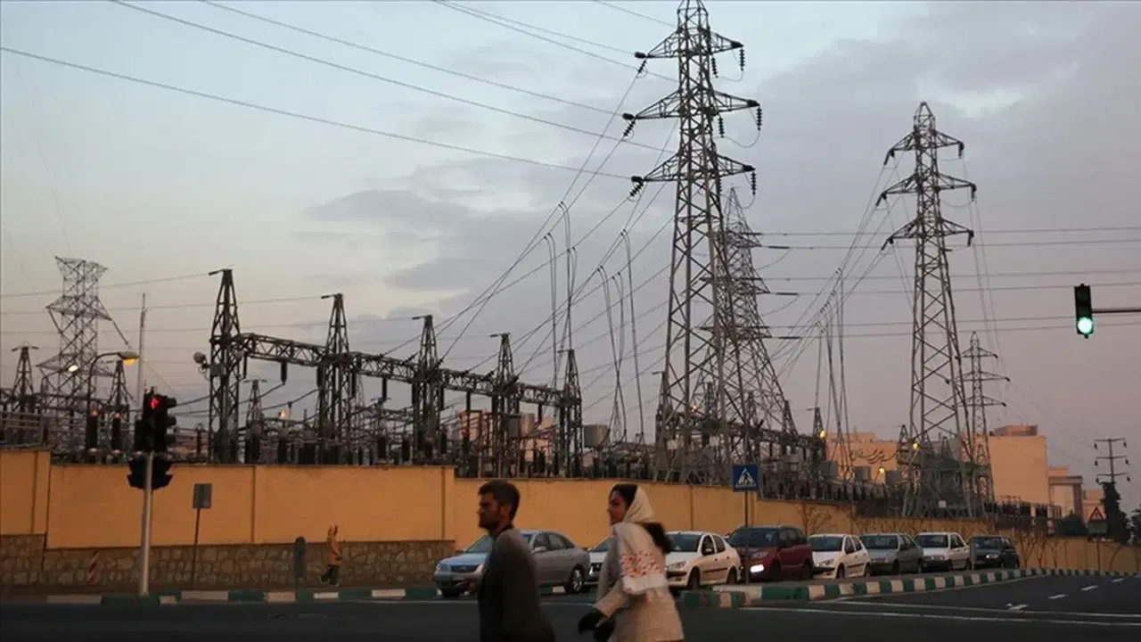 İran'da enerji krizi! Karara uymayanların elektriği kesildi