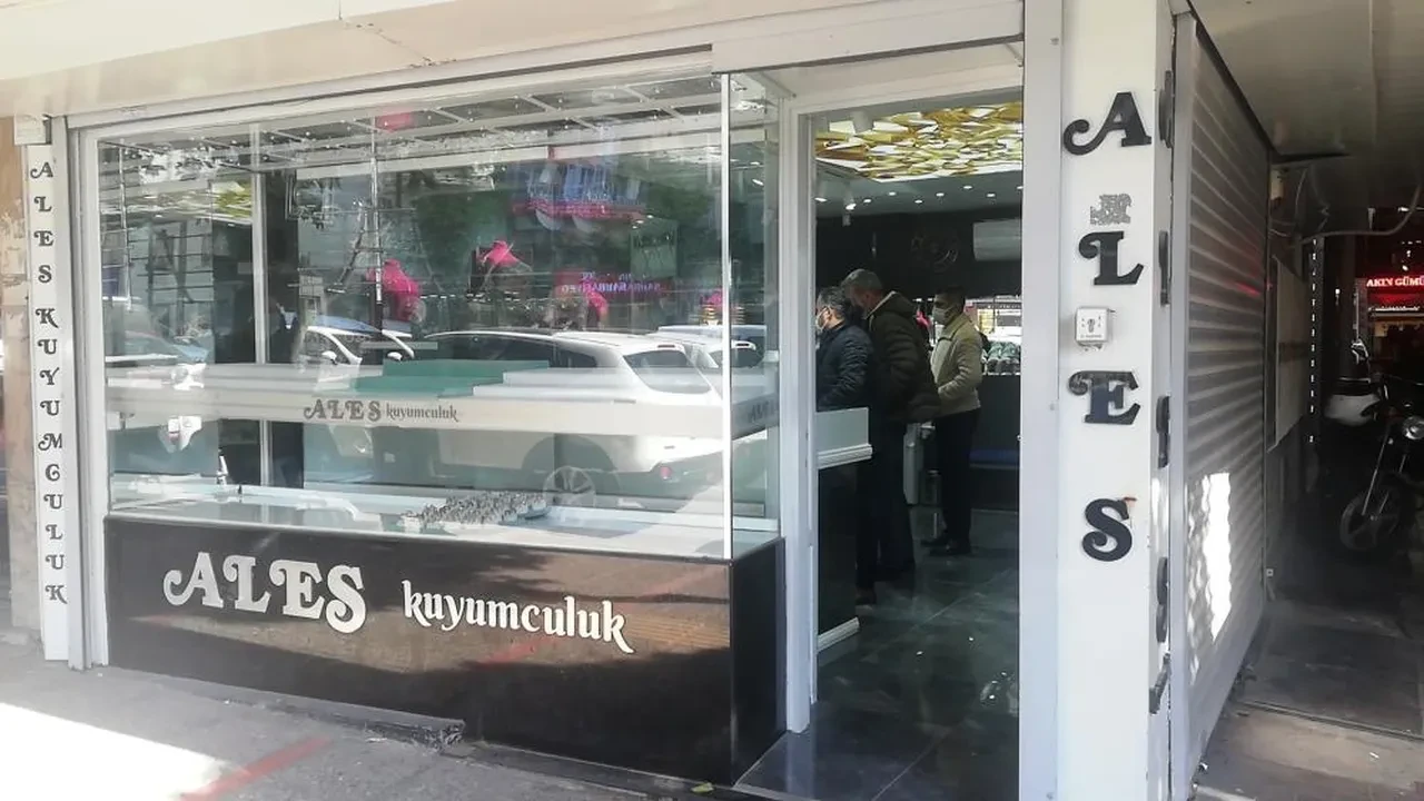 Milyonluk vurgun iddiası! Altınları aldı, ortadan kayboldu: Dava 5'inci kez ertelendi