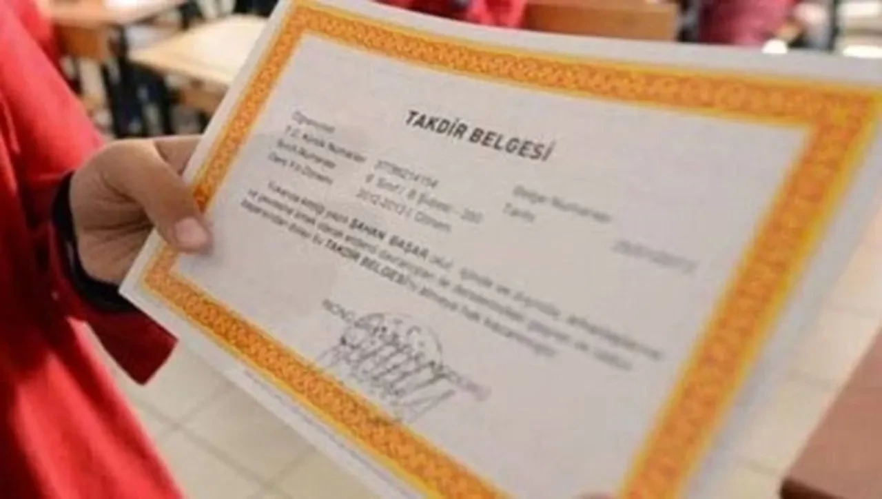 Ortaokul ve lise takdir ve teşekkür puanı nasıl hesaplanır?