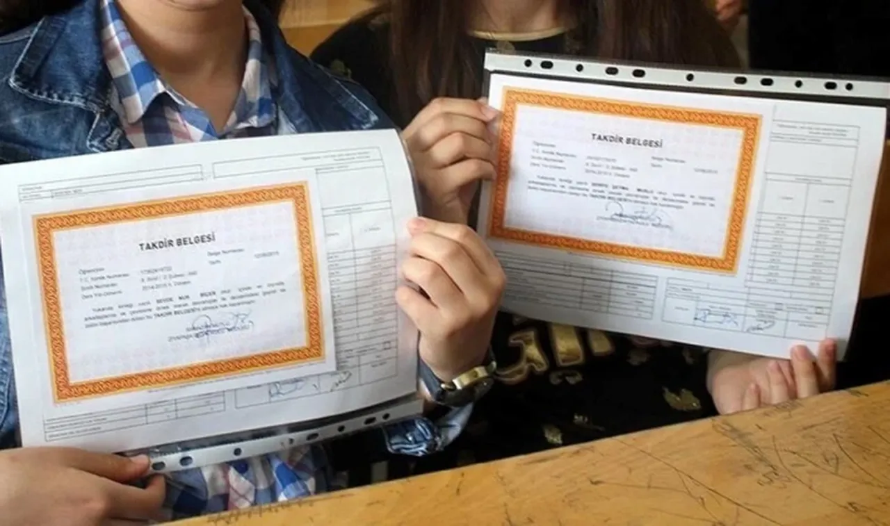 Ortaokul ve lise takdir ve teşekkür puanı nasıl hesaplanır?