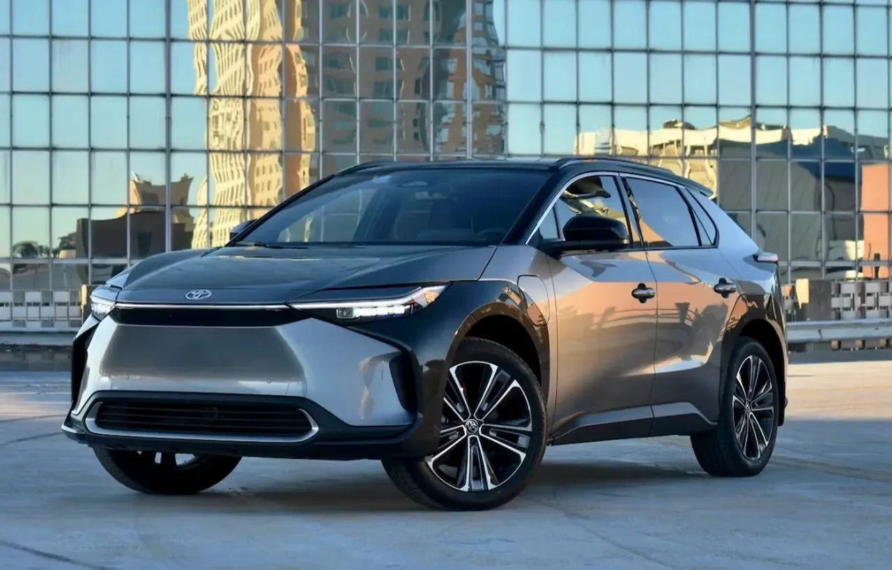 Toyota'ya toplu dava! Elektrikli modeldeki kronik sorun mahkemelik oldu