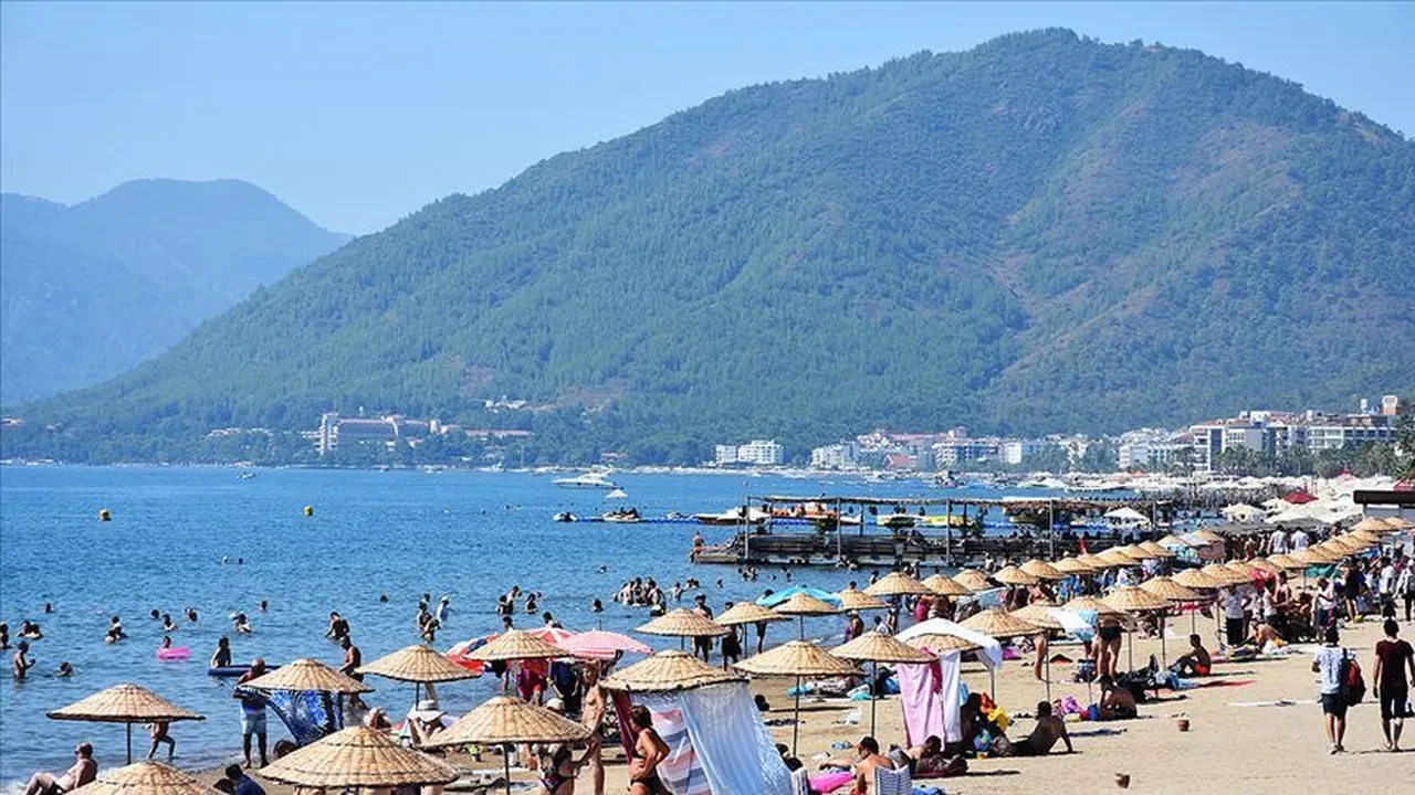 Bakanlık açıkladı! Nisan ayında turizm rekoru kırıldı