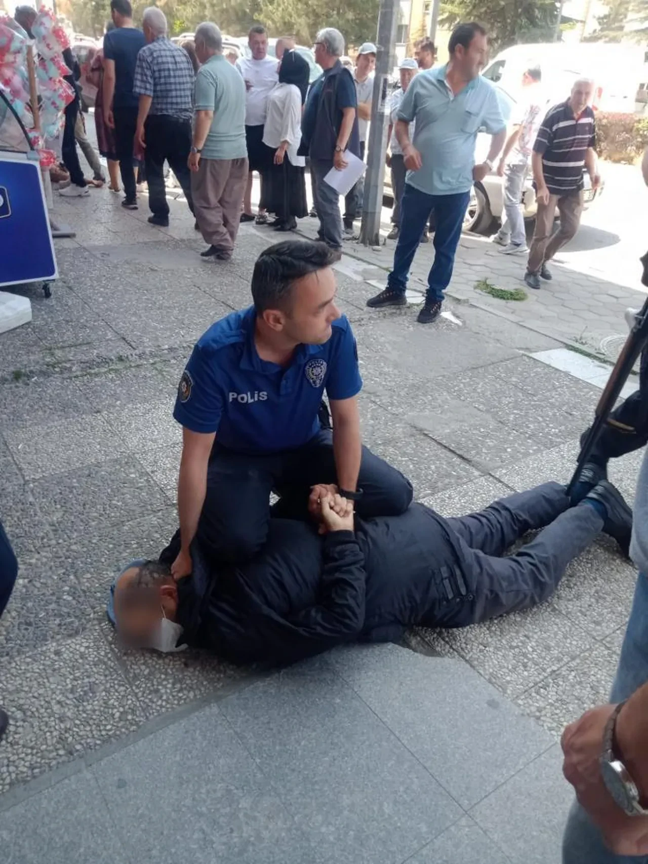 Bankadan istediği kredi verilmeyince pompalı tüfekle dehşet saçtı!