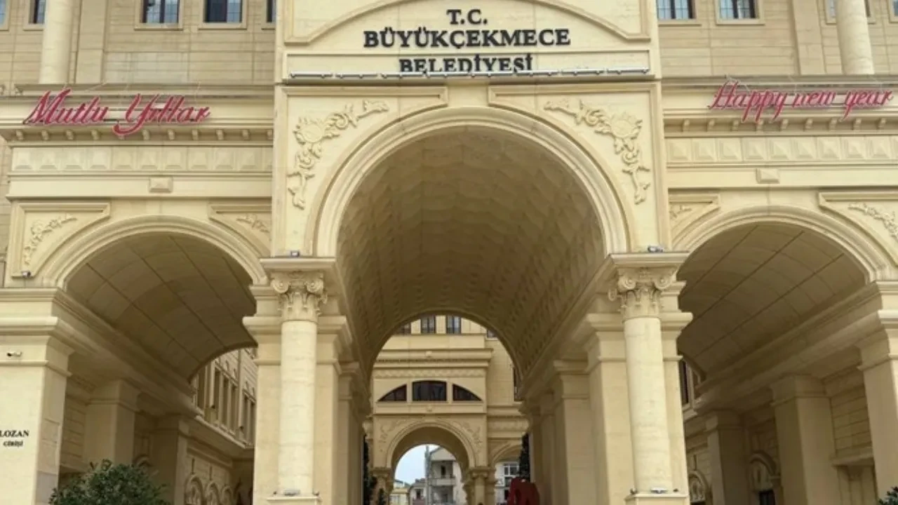 Büyükçekmece’de 144 villalık yolsuzluk davasında mahkemeden ara karar