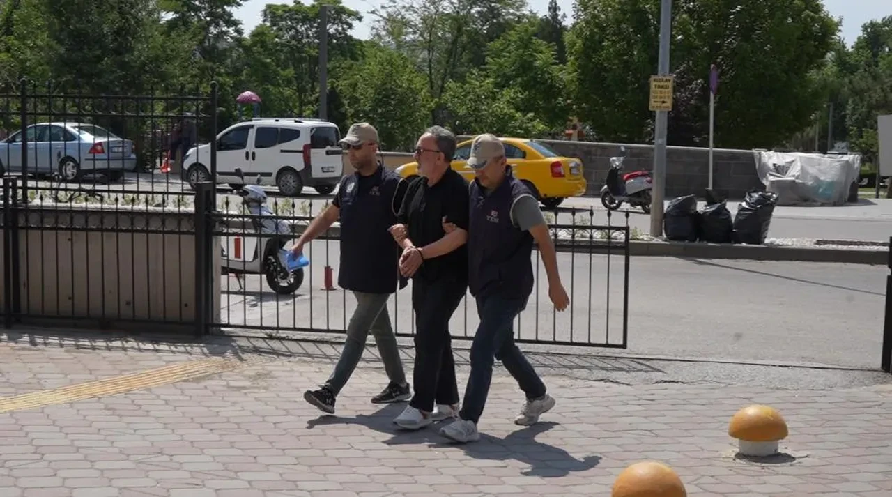 FETÖ firarisi eski emniyet müdürü gizlendiği yerde yakalandı