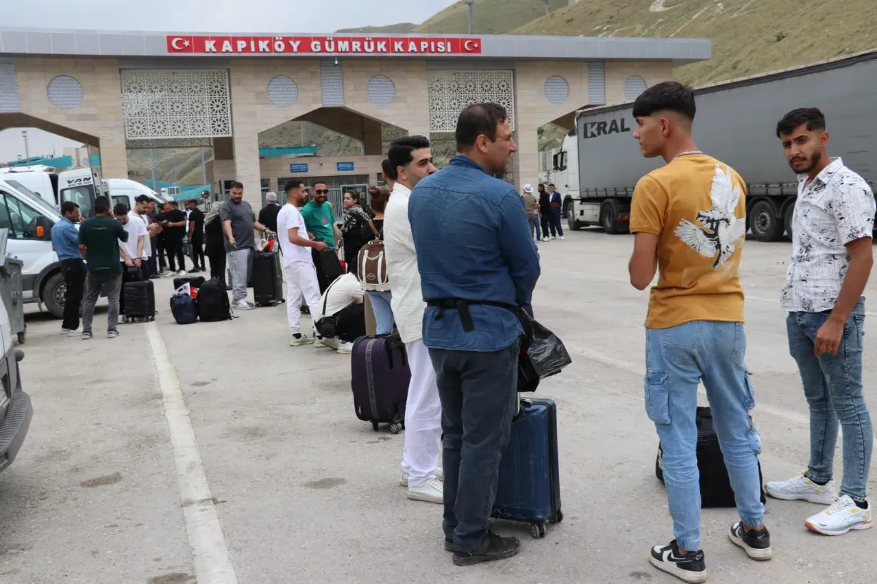 İranlı turistler İsrail'e ateş püskürdü! 'İntikam duygusu içindeyiz'