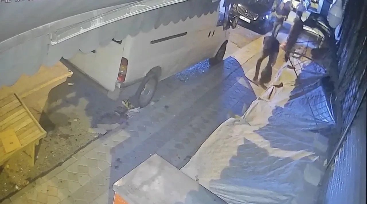 Kahvehanede korkunç olay! Silahını gösterdi, kalbinden vuruldu