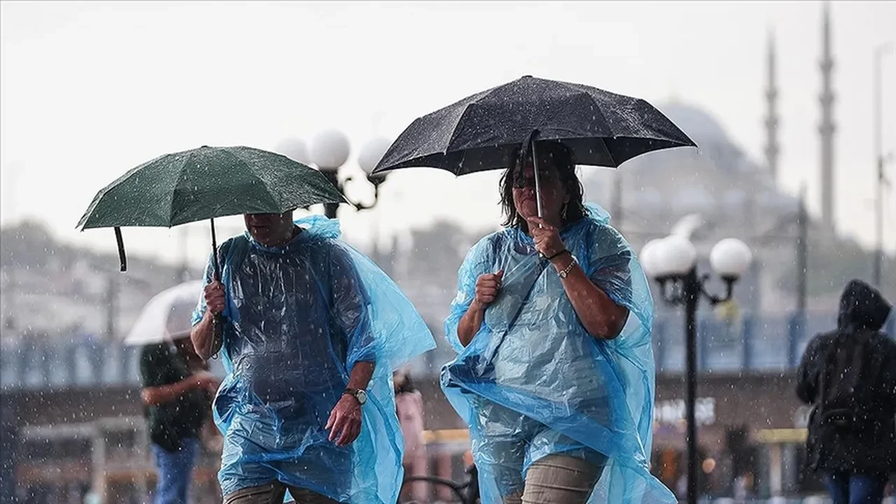 Meteoroloji uyardı: 13 ilde sağanak, 2 bölgede toz taşınımı etkili olacak