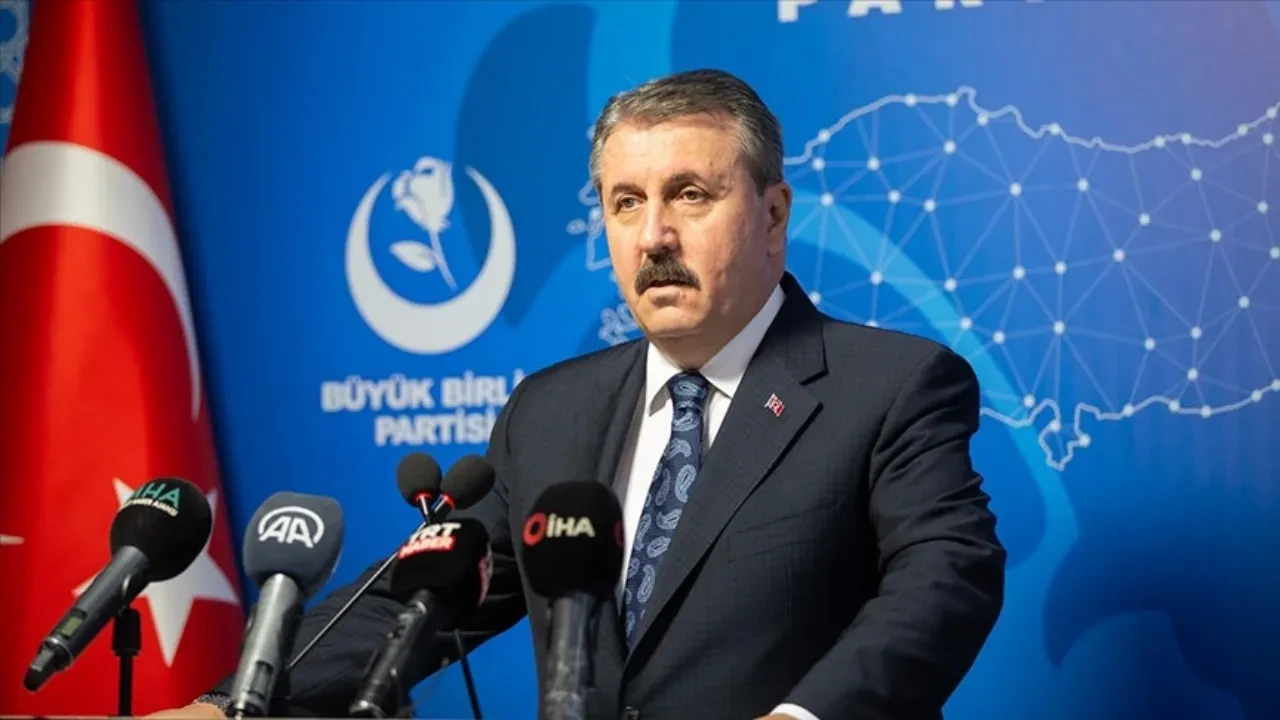Mustafa Destici: Türkiye, İran-İsrail arasında arabuluculuk rolü üstlenmeli