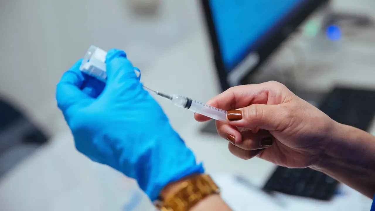 Sağlık Bakanı'ndan kene açıklaması! Aşı ve sağlık personeli ataması için tarih verdi