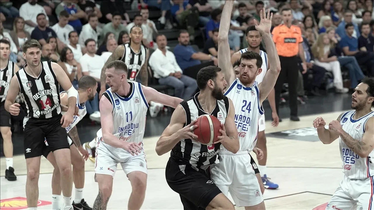 Beşiktaş Anadolu Efes maçı canlı nereden izlenir? Yayınlandığı kanal belli oldu