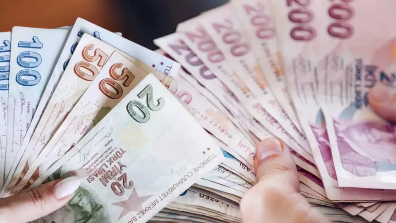 Çalışanlar dikkat! Maaşınızdan kesilen parayı geri alabilirsiniz: Duyan e-Devlet'e koşuyor
