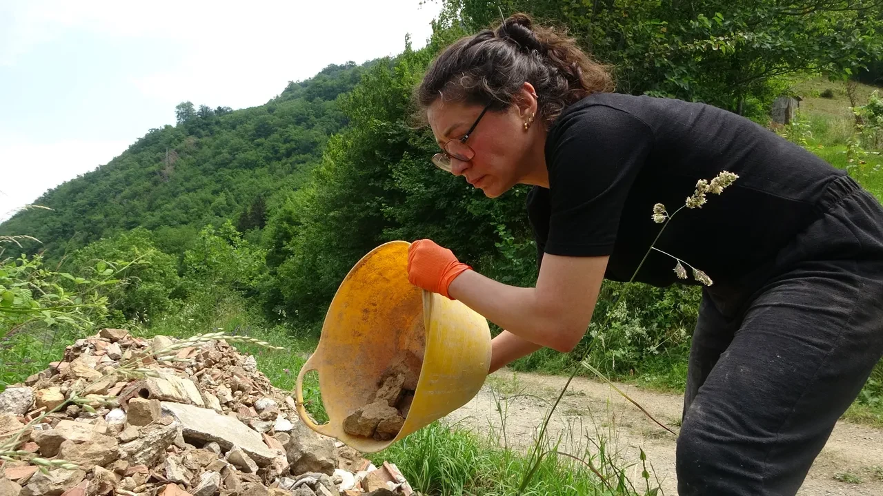 Dizi oyuncusu Ekim Tekinbaş köy hayatını tercih etti! Soluğu baba ocağında aldı