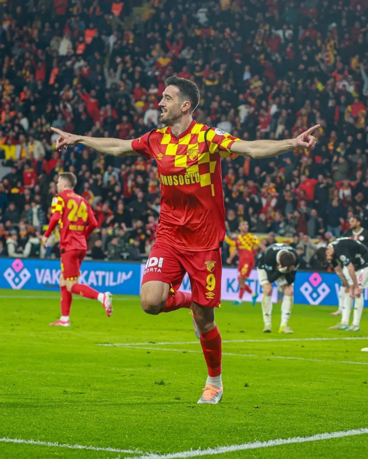 Göztepe, kadro planlama çalışmalarına devam ediyor