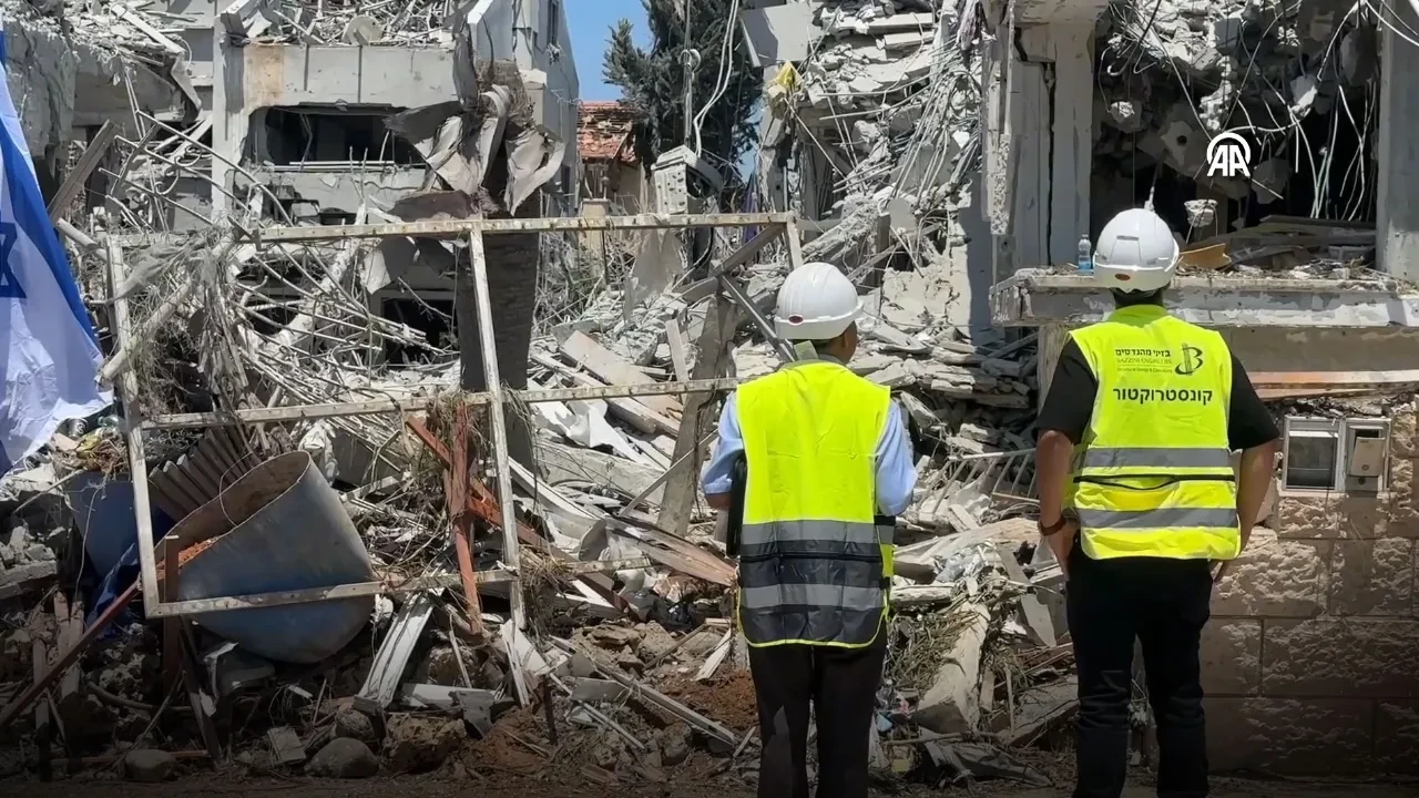 İran'dan İsrail'e ağır bedel! Tel Aviv'de hasar gün ağarınca ortaya çıktı