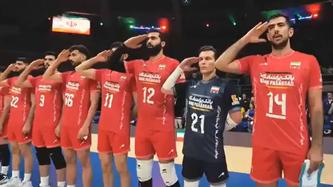 İranlı voleybolculardan seremonide asker selamı 