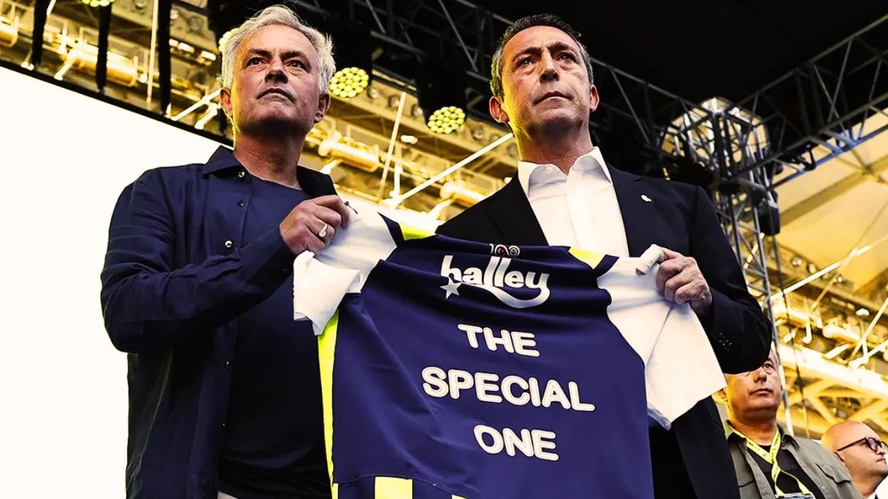 Jose Mourinho Fenerbahçe'ye iki transfer istedi: Ali Koç'a şampiyonluğun anahtarlarını gösterdi! 