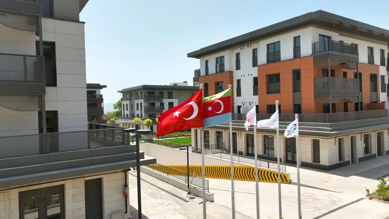 Kardeşlik simgesi: 250 bininci konutun anahtarı Azerbaycan Mahallesi’nde verilecek