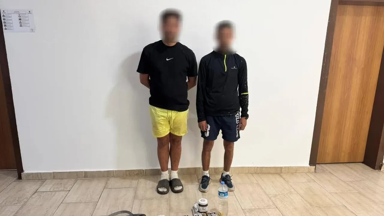 Kuşadası'nda Yunanistan'a yüzerek gitmek isteyen 2 kişi yakalandı