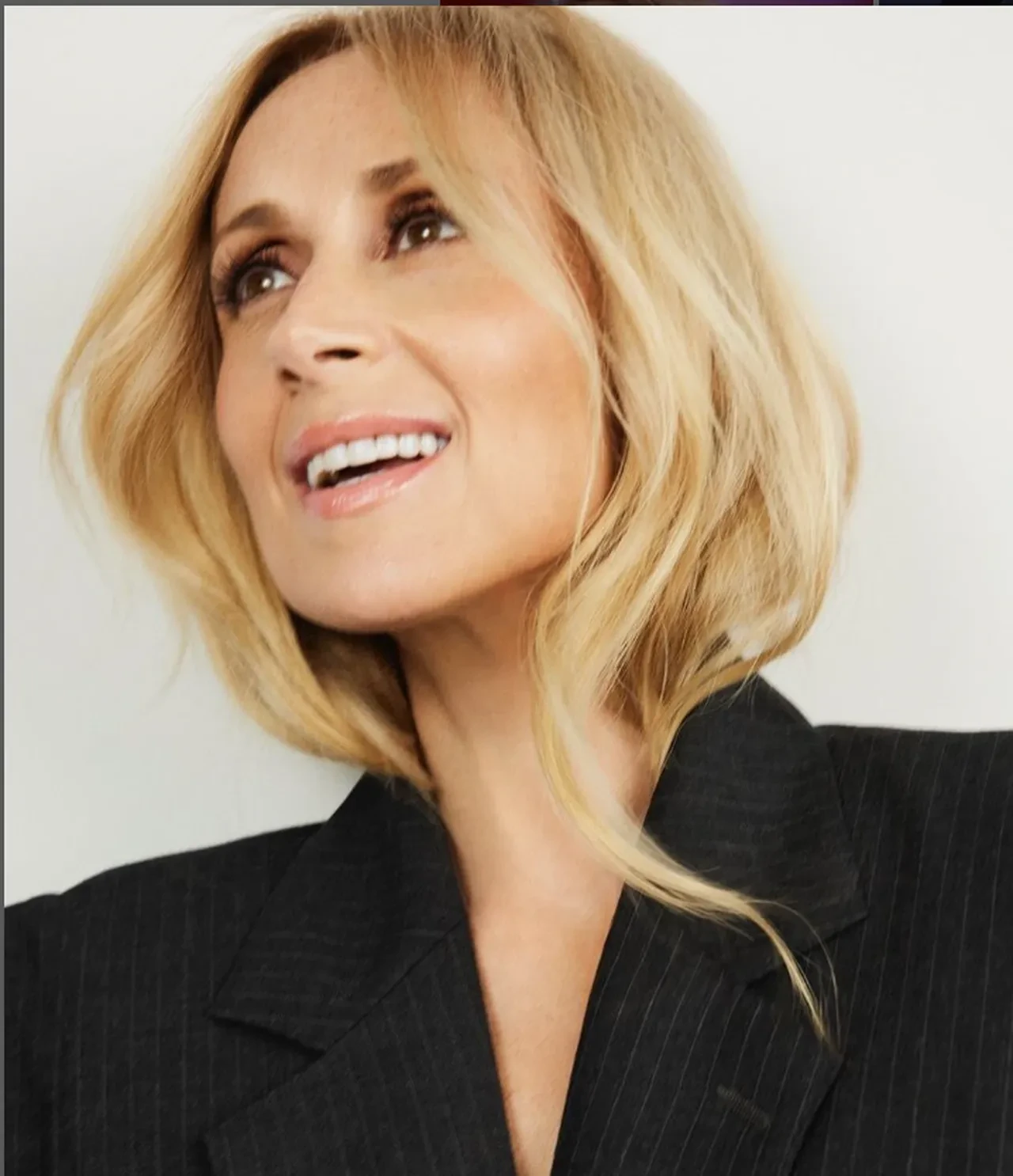 Lara Fabian sahnede korkuttu! Bir anda yere yığıldı