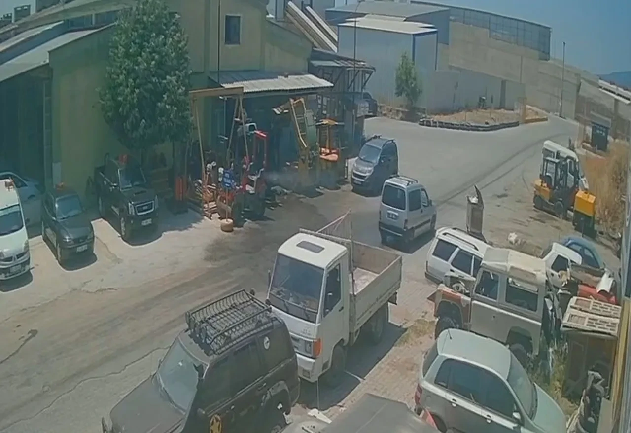 Temizlik yaparken feci kaza! Yıkama sırasında elektrik akımına kapıldı