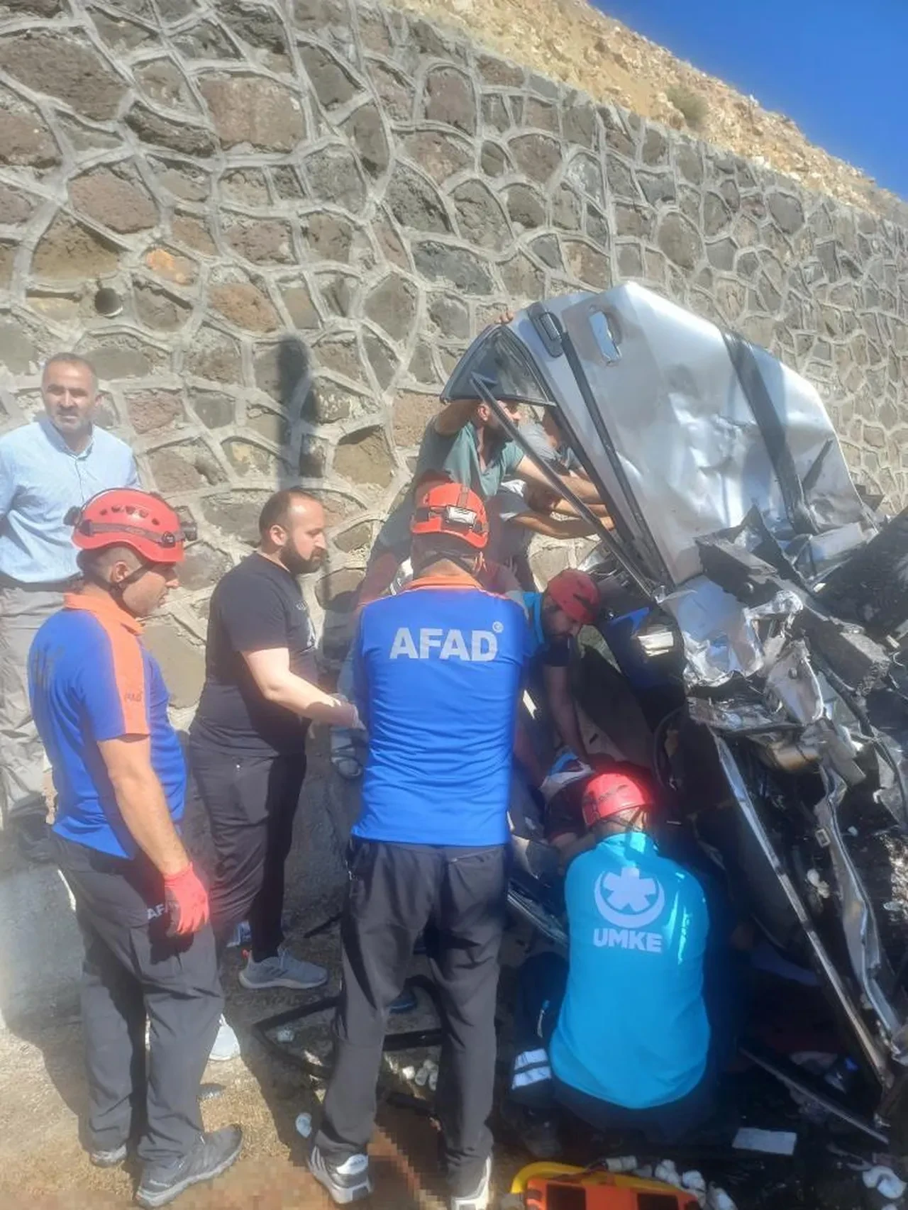 Tunceli'de katliam gibi kaza: 1'i ağır 6 yaralı