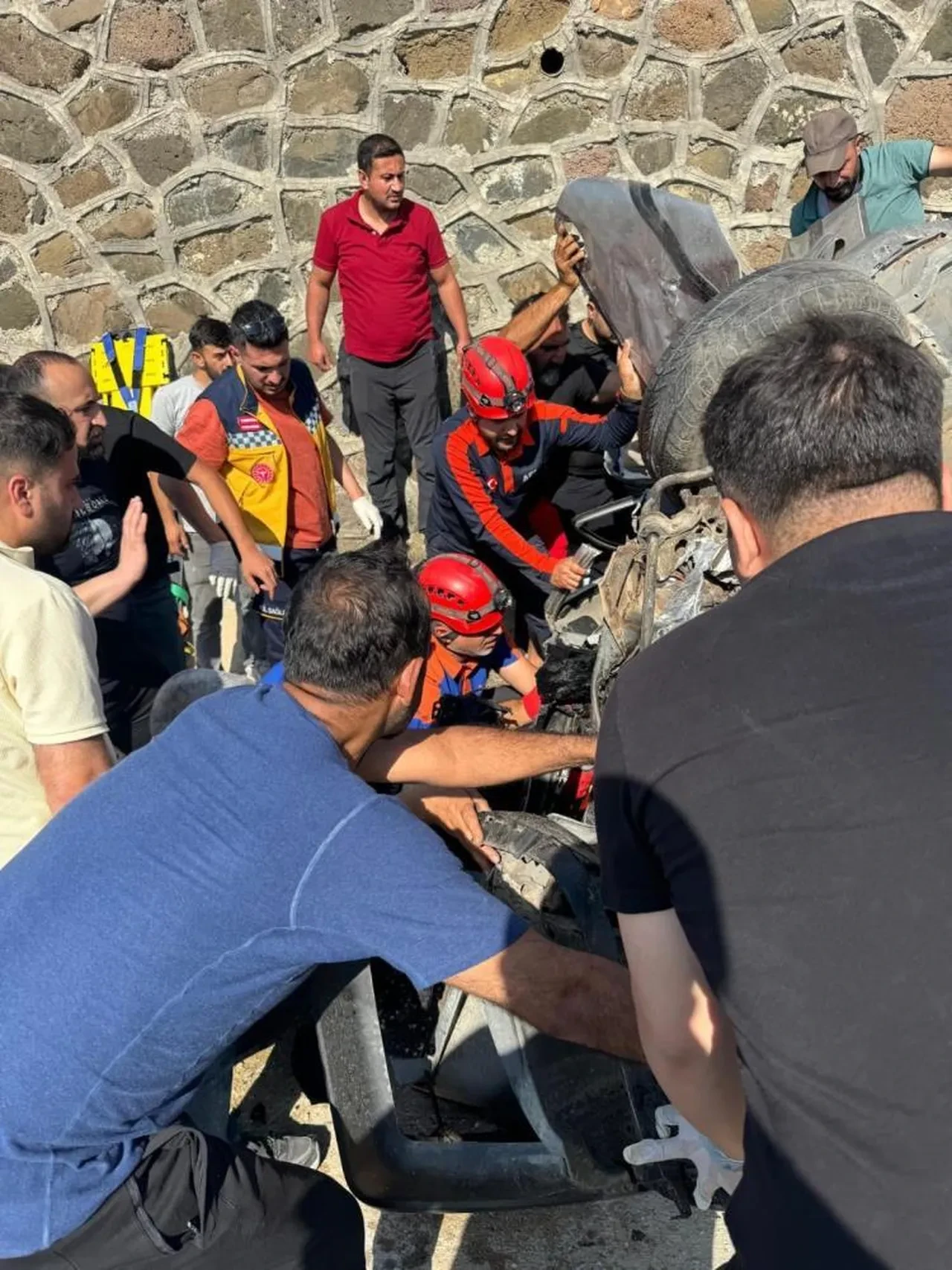 Tunceli'de katliam gibi kaza: 1'i ağır 6 yaralı