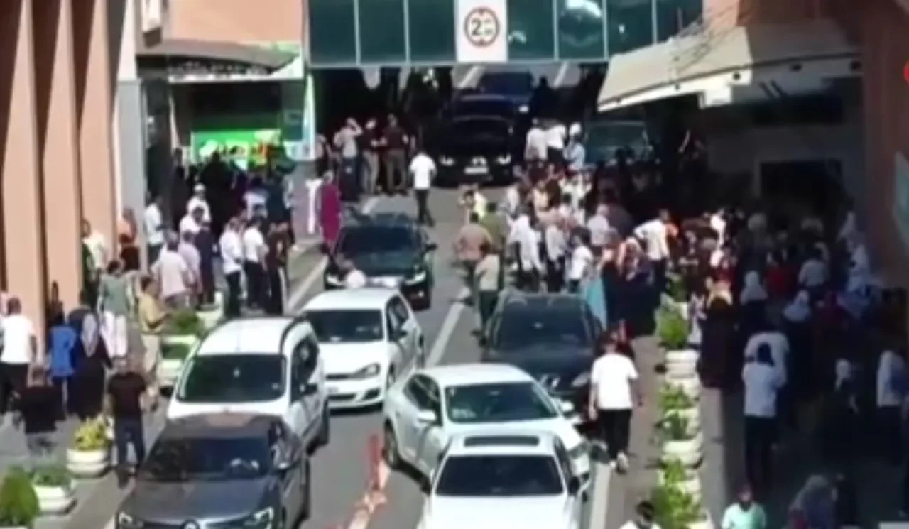 Batman'da feci olay! Balkon üzerlerine çöktü: Çok sayıda ölü ve yaralı var