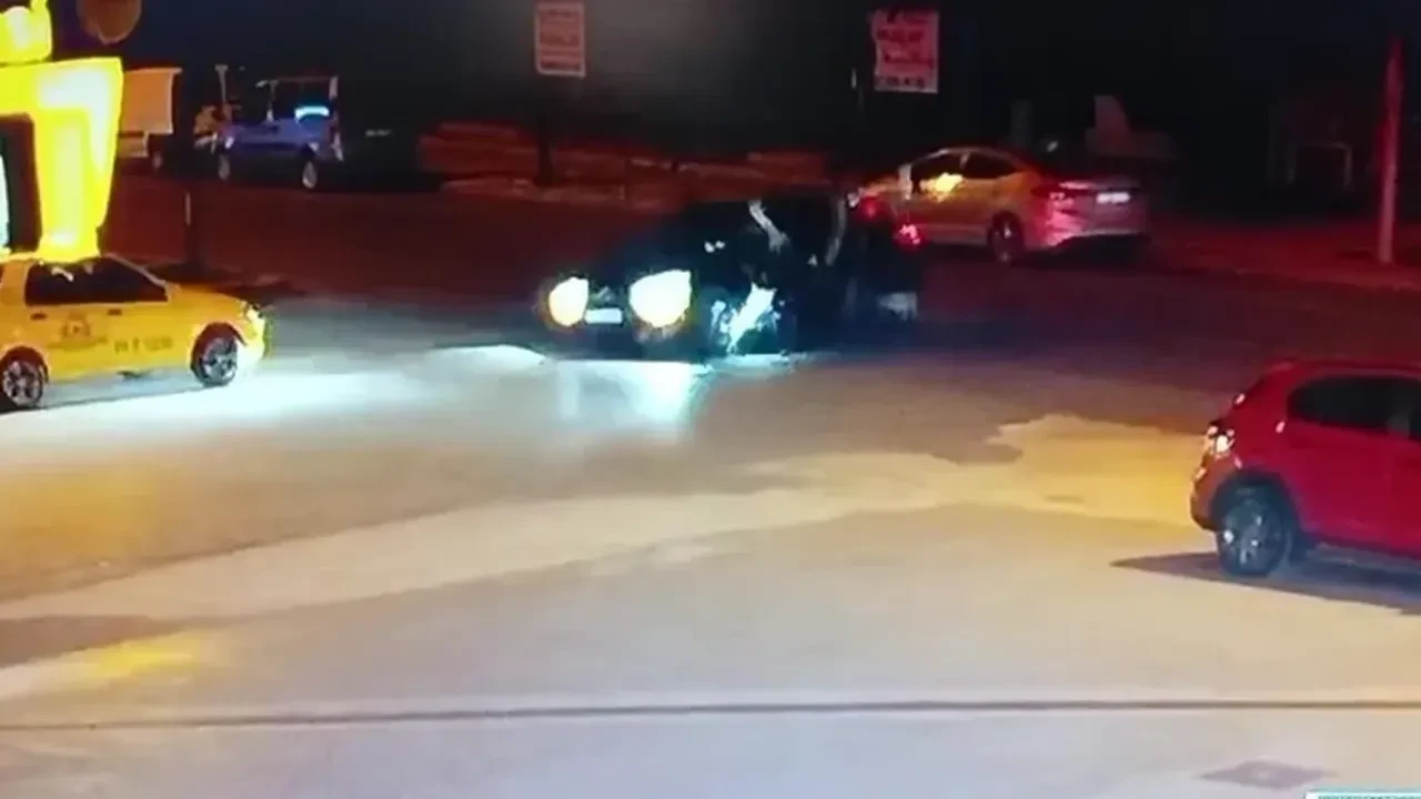 Bolu’da şok kaza! Motosiklet sürücüsü otomobilin üzerinde takla attı!