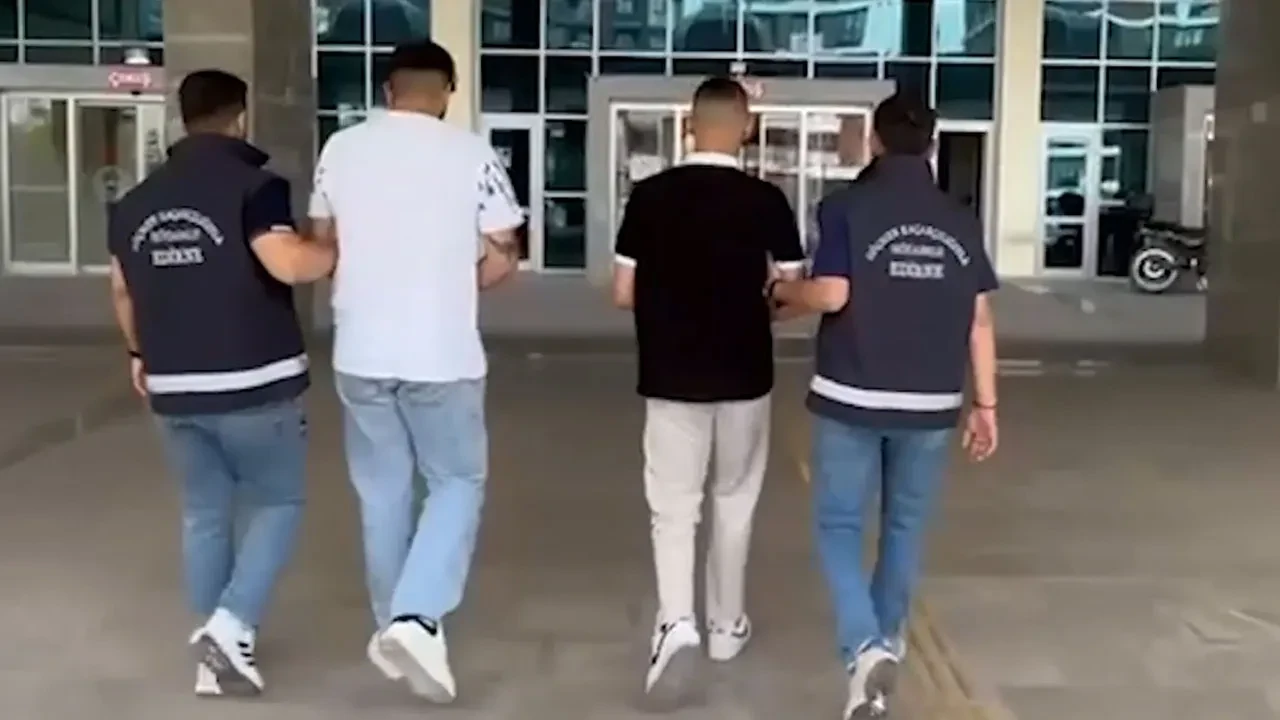 FETÖ'cüleri yurt dışına kaçıran 2 organizatör tutuklandı