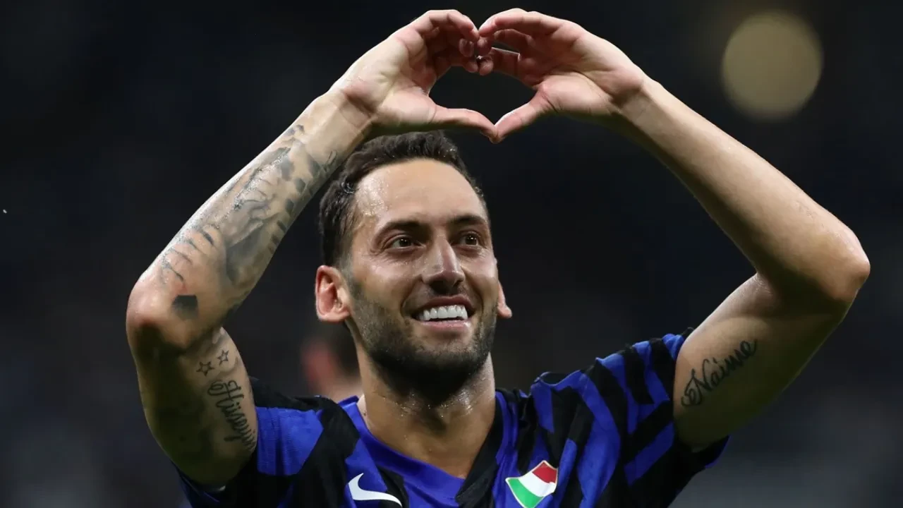 Galatasaraylıları heyecanlandıran Hakan Çalhanoğlu gelişmesi! İstanbul'a geliyor 