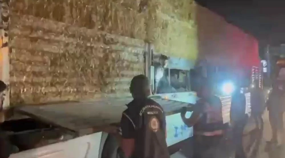 Kaçak göçmenler samanlıkta yakalandı!