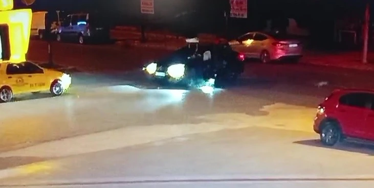 Bolu’da şok kaza! Motosiklet sürücüsü otomobilin üzerinde takla attı!